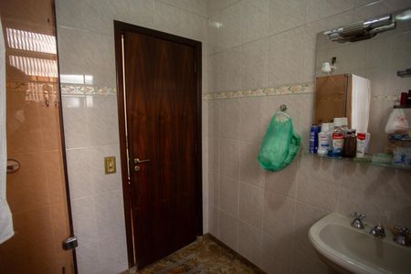 Casa à venda com 400m², 3 quartos e 8 vagas Casa à venda com 400m², 3 quartos e 8 vagasBanheiro da Suíte