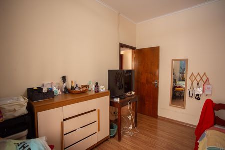 Casa à venda com 400m², 3 quartos e 8 vagas Casa à venda com 400m², 3 quartos e 8 vagasQuarto 2