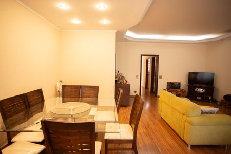 Casa à venda com 400m², 3 quartos e 8 vagas Casa à venda com 400m², 3 quartos e 8 vagasSala