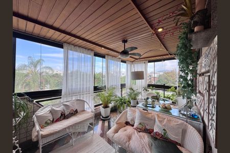 Apartamento à venda com 90m², 2 quartos e 1 vaga Apartamento à venda com 90m², 2 quartos e 1 vagaVaranda