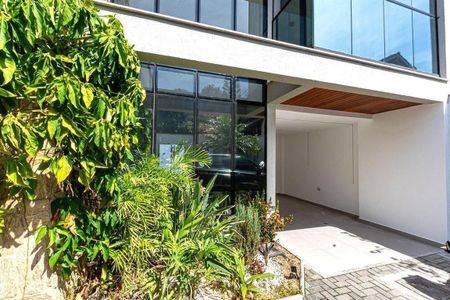 Casa à venda com 201m², 4 quartos e 1 vaga