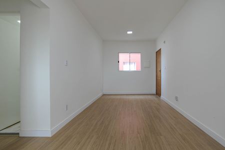 Sala de apartamento para alugar com 2 quartos, 58m² em Jundiapeba, Mogi das Cruzes