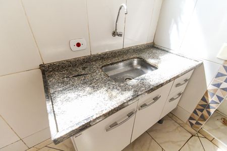 Sala/Cozinha de casa para alugar com 1 quarto, 40m² em Vila Carmosina, São Paulo