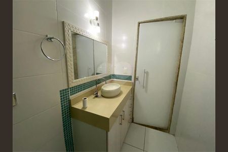 Casa à venda com 168m², 2 quartos e 3 vagas