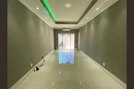 Casa à venda com 168m², 2 quartos e 3 vagas