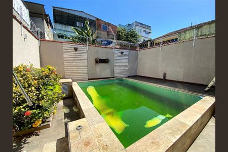 Casa à venda com 168m², 2 quartos e 3 vagas