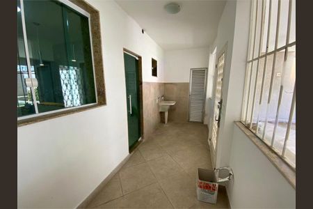 Casa à venda com 168m², 2 quartos e 3 vagas