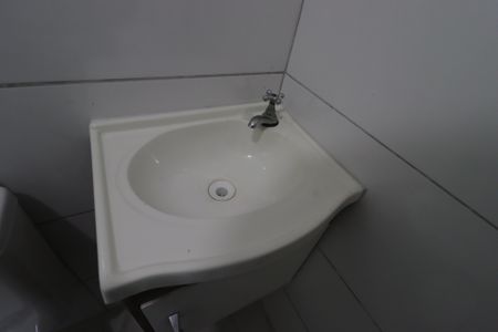 Casa à venda com 88m², 3 quartos e 1 vagaBanheiro 2 - Pia