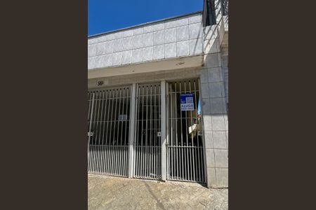 Casa para alugar com 120m², 2 quartos e sem vaga Casa para alugar com 120m², 2 quartos e sem vagaFachada