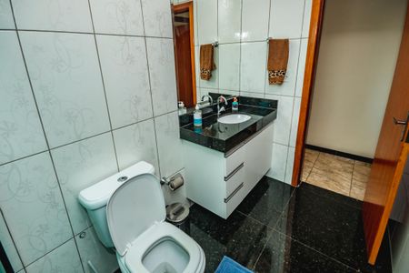 Casa à venda com 180m², 3 quartos e 3 vagasBanheito Social 1