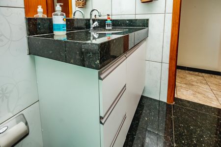 Casa à venda com 180m², 3 quartos e 3 vagasBanheito Social 1