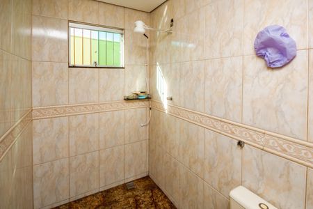 Casa à venda com 180m², 3 quartos e 3 vagasBanheito Social 2