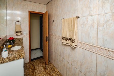 Casa à venda com 180m², 3 quartos e 3 vagasBanheito Social 2