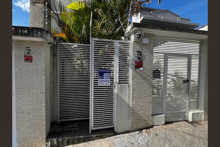 Casa de condomínio à venda com 242m², 3 quartos e 2 vagasFachada/placa