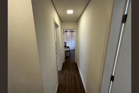 Casa de condomínio à venda com 242m², 3 quartos e 2 vagasCorredor