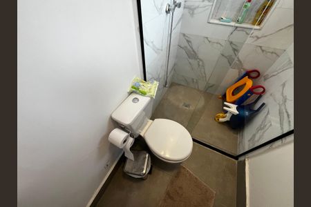 Casa de condomínio à venda com 242m², 3 quartos e 2 vagasBanheiro da Suíte 2