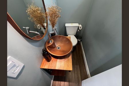 Casa de condomínio à venda com 242m², 3 quartos e 2 vagasLavabo da Sala