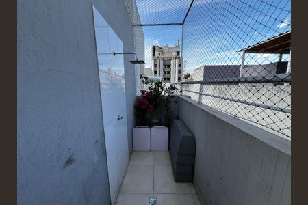 Casa de condomínio à venda com 242m², 3 quartos e 2 vagasVaranda gourmet