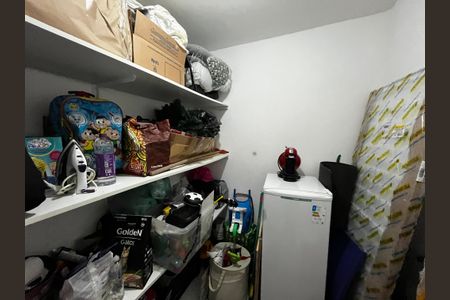 Casa de condomínio à venda com 242m², 3 quartos e 2 vagasDespensa