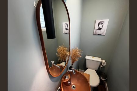 Casa de condomínio à venda com 242m², 3 quartos e 2 vagasLavabo da Sala