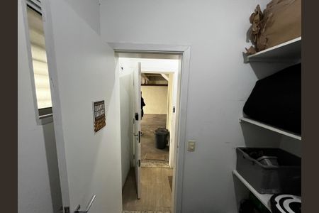 Casa de condomínio à venda com 242m², 3 quartos e 2 vagasDispensa