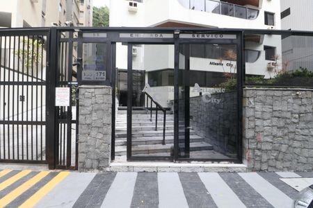 Apartamento para alugar com 100m², 3 quartos e 1 vaga Apartamento para alugar com 100m², 3 quartos e 1 vagaFachada