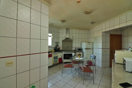 Apartamento para alugar com 188m², 4 quartos e 4 vagasCozinha