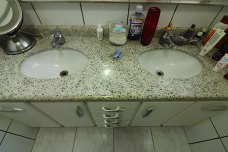 Apartamento para alugar com 188m², 4 quartos e 4 vagasSuíte 1 Banheiro