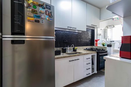 Apartamento à venda com 58m², 2 quartos e 2 vagasCozinha