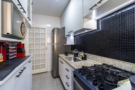 Apartamento à venda com 58m², 2 quartos e 2 vagasCozinha