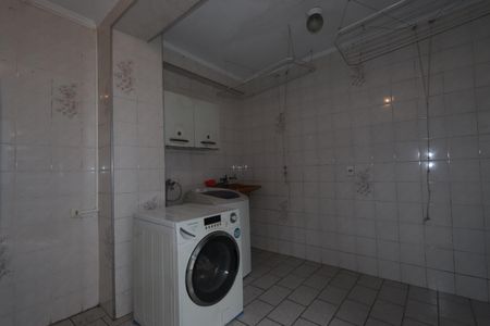 Casa à venda com 160m², 3 quartos e 2 vagasÁrea de Serviço