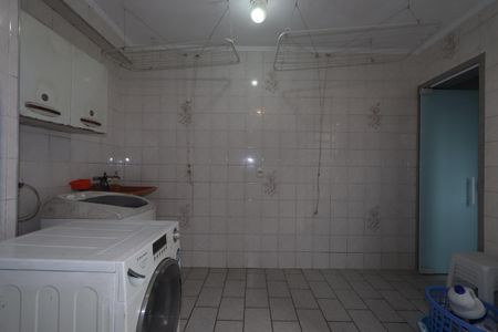 Casa à venda com 160m², 3 quartos e 2 vagasÁrea de Serviço