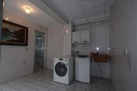 Casa à venda com 160m², 3 quartos e 2 vagasÁrea de Serviço