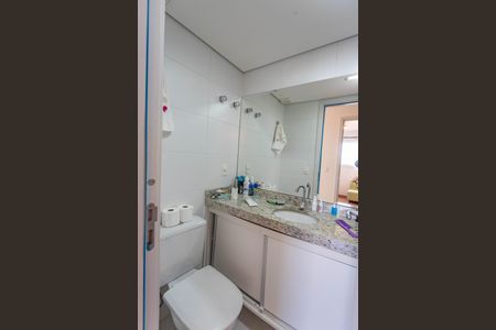 Apartamento à venda com 56m², 2 quartos e 1 vaga Apartamento à venda com 56m², 2 quartos e 1 vagaBanheiro social