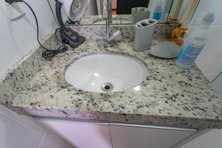Apartamento à venda com 56m², 2 quartos e 1 vaga Apartamento à venda com 56m², 2 quartos e 1 vagaBanheiro da Suíte