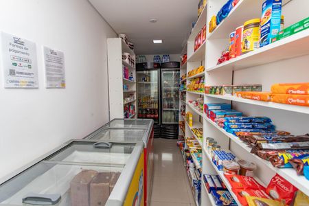 Apartamento à venda com 56m², 2 quartos e 1 vaga Apartamento à venda com 56m², 2 quartos e 1 vagaMinimercado