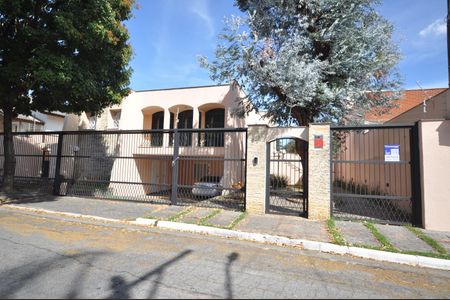 Casa à venda com 650m², 4 quartos e 4 vagasFachada