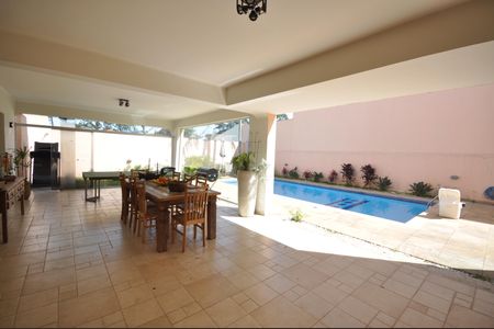 Casa à venda com 650m², 4 quartos e 4 vagasÁrea de lazer