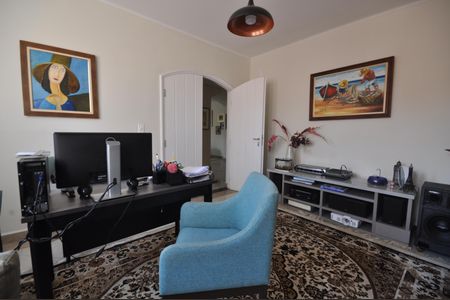 Casa à venda com 650m², 4 quartos e 4 vagasEscritório