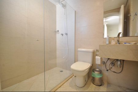 Casa à venda com 650m², 4 quartos e 4 vagasBanheiro da Suíte 4