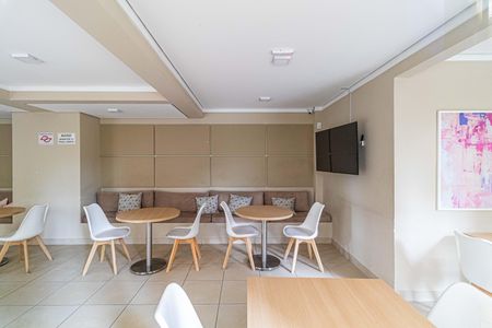 Apartamento para alugar com 28m², 1 quarto e sem vaga Apartamento para alugar com 28m², 1 quarto e sem vagaÁrea comum - Salão de festas