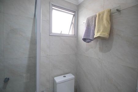 Apartamento à venda com 68m², 3 quartos e 1 vaga Apartamento à venda com 68m², 3 quartos e 1 vagaBanheiro da Suíte