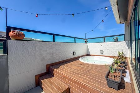 Apartamento à venda com 150m², 4 quartos e 2 vagas Apartamento à venda com 150m², 4 quartos e 2 vagasCobertura