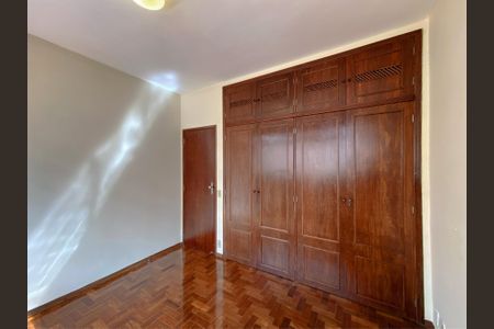 Apartamento para alugar com 120m², 3 quartos e 1 vaga Apartamento para alugar com 120m², 3 quartos e 1 vagaSuite