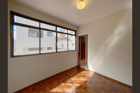 Apartamento para alugar com 120m², 3 quartos e 1 vaga Apartamento para alugar com 120m², 3 quartos e 1 vagaSuite