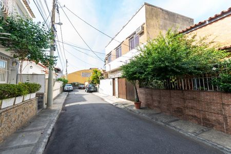 Casa à venda com 220m², 5 quartos e 1 vagaFachada