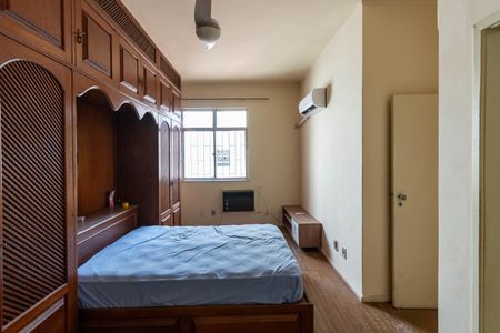 Casa à venda com 220m², 5 quartos e 1 vagaSuíte