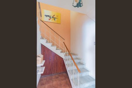 Casa à venda com 220m², 5 quartos e 1 vagaEscada