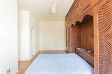 Casa à venda com 220m², 5 quartos e 1 vagaSuíte