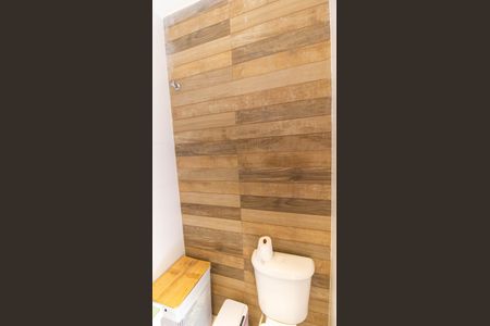 Casa à venda com 140m², 3 quartos e 2 vagas Casa à venda com 140m², 3 quartos e 2 vagasBanheiro de Serviço